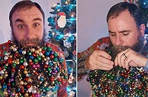 Người đàn ông Mỹ phá kỷ lục thế giới hàng loạt khi gắn đồ trang trí Giáng Sinh lên bộ râu