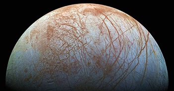 Băng ở Greenland giúp các nhà nghiên cứu tìm sự sống trên Europa, vệ tinh lạnh giá của Sao Thổ