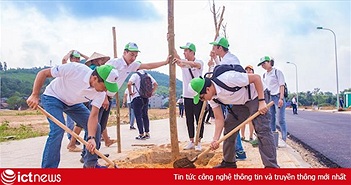 Panasonic Việt Nam trồng cây xanh, đổi pin cũ để phát động người Việt "sống xanh"