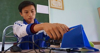 Nam sinh sáng chế máy chống ngủ gật cho các tài xế Nam sinh sáng chế máy chống ngủ gật cho các tài xế