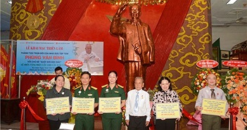 Hiến tặng hàng nghìn mẫu tem quý của nhà sưu tập tem Phùng Văn Bình cho các bảo tàng