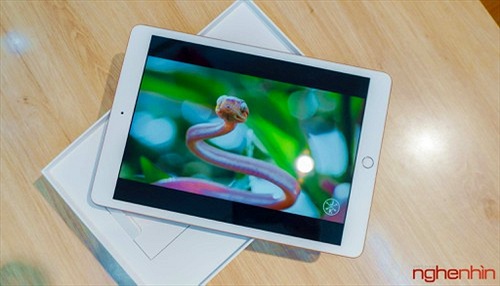 Trên tay iPad 2019: màn hình Retina 10,2 inch, giá rẻ, vỏ nhôm tái chế